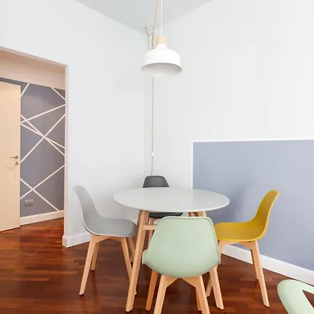 Guesthost - Near Piazza Firenze Apartment Mailand