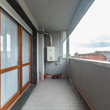 Apartament Cozy - Private Parking & Terrace Mediolan