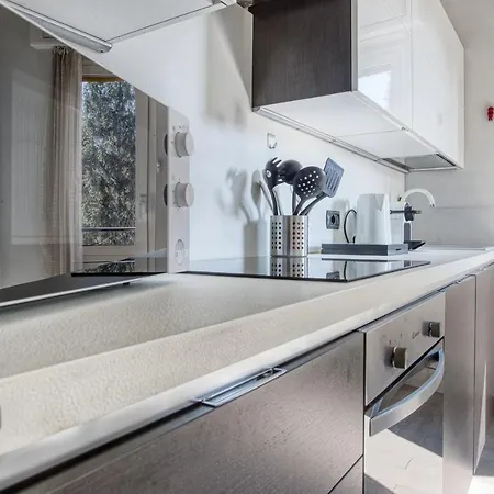 Joivy Delightful Flat With Balcony Milaan