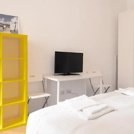 Apartment Bnbutler - Casa Lario - Isola District Milan