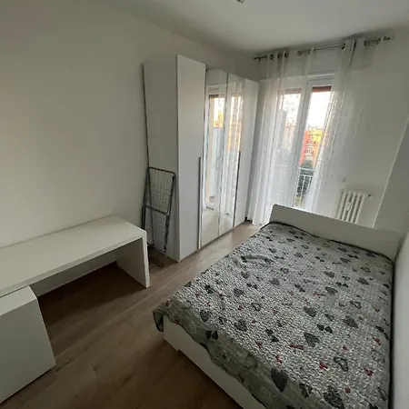 Отель Paul House *