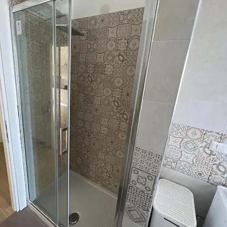 Paul House Отель