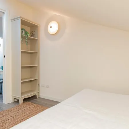 Splendida Mansarda A Pochi Passi Da M4 Argonne Apartament *