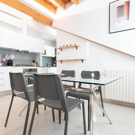 Mansarda Cola 米兰