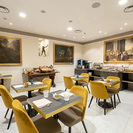 Regina Hotel 4*