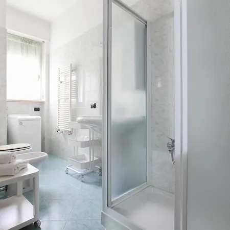 Guesthost - San Siro Stadium Garden Flat