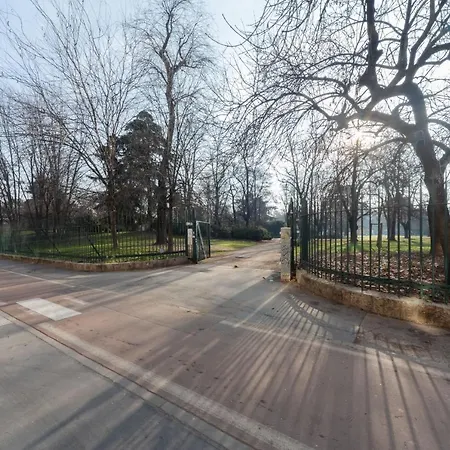 Guesthost - Arco Della Pace * Milan