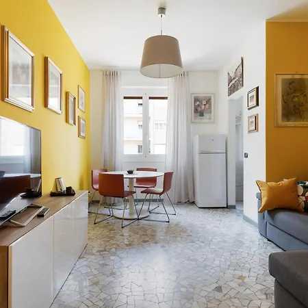 With Balcony - 50 M Far From M1 Pasteur Apartment