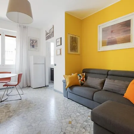 With Balcony - 50 M Far From M1 Pasteur Apartment *