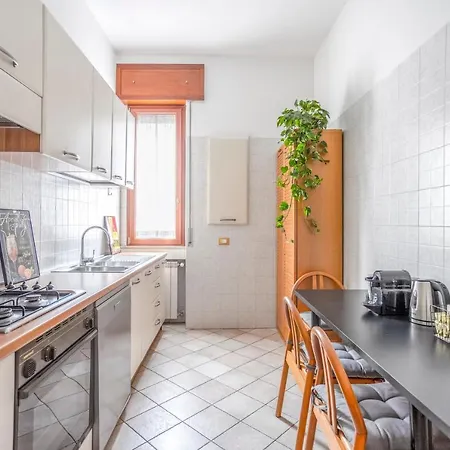 아파트 A 10 Min Dal Duomo - Trilocale Moderno Con 3 Letti E 2 Bagni In Citta Studi *