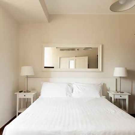 Montenapoleone - Sant Andrea Charme Penthouse