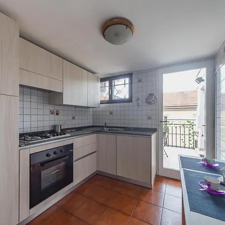 Cozy Apt With Terrace - 500 M Far From Zara M5 Apartment *