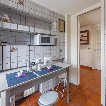 Cozy Apt With Terrace - 500 M Far From Zara M5 Apartment