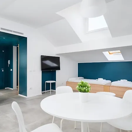 Design Attic Porta Venezia 65m2 - Self Check-in