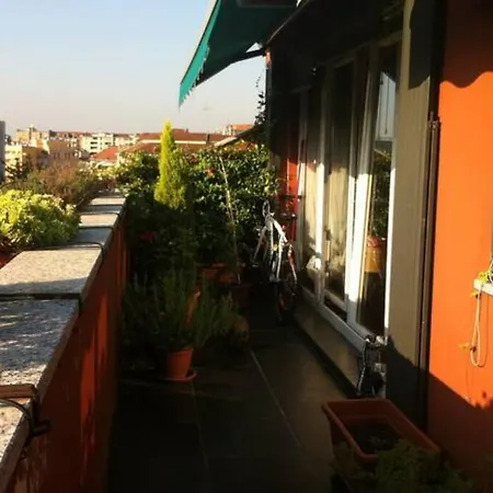 Quiet Cozy Attic Isola District Apartamento