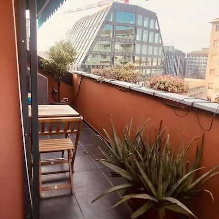 Quiet Cozy Attic Isola District Apartamento *