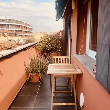 Apartamento Quiet Cozy Attic Isola District
