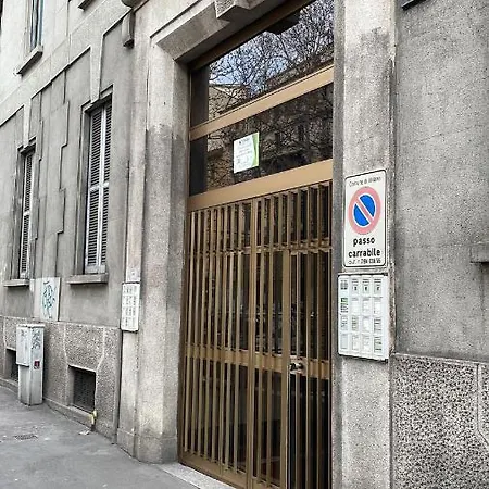 San Siro Metro - Life - Red Diamonds Apartmán Milán