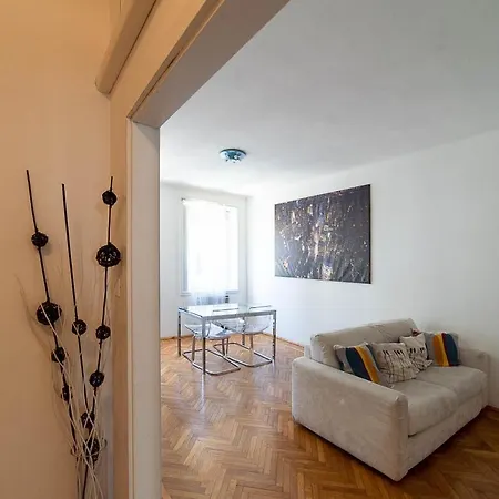 Corso A12 Apartment *