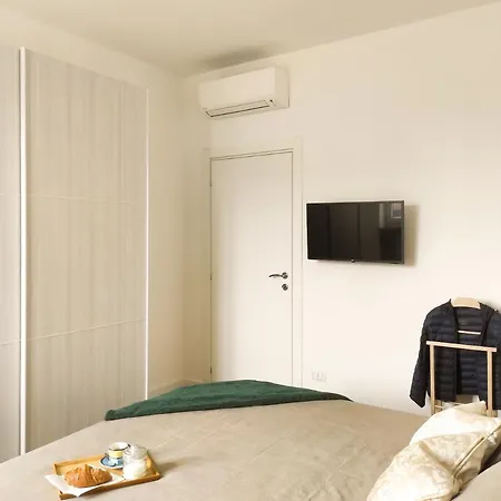 Primaticcio 6 Apartment