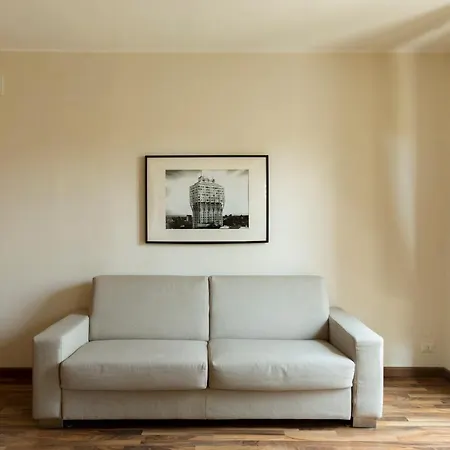 Montenapoleone - Sant Andrea Charme Penthouse Daire *
