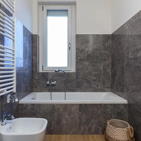 Luxury Near Navigli - Anemoni 5 *