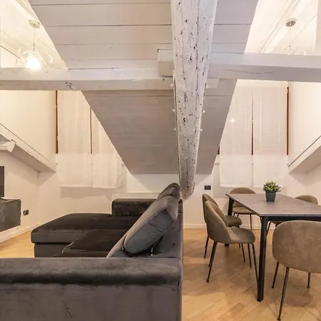 Brera Flat Near Duomo Milaan