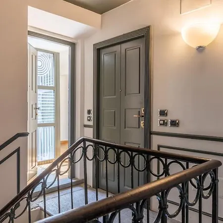 Napoleone's Nest - Elegant And Milán