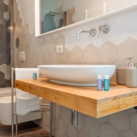 San Siro Metro - Life - Red Diamonds Apartmán