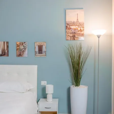 San Siro Metro - Life - Red Diamonds Apartmán *