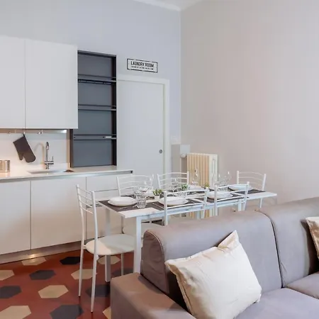 San Siro Metro - Life - Red Diamonds *