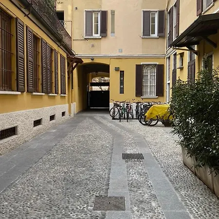 דירה Bilocale Di Design Con Vista In Crocetta Quadronno