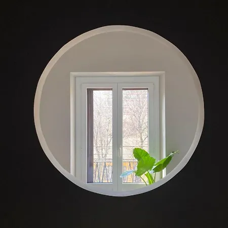 דירה Bilocale Di Design Con Vista In Crocetta Quadronno מילאנו