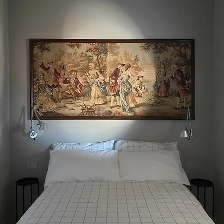 דירה Bilocale Di Design Con Vista In Crocetta Quadronno מילאנו