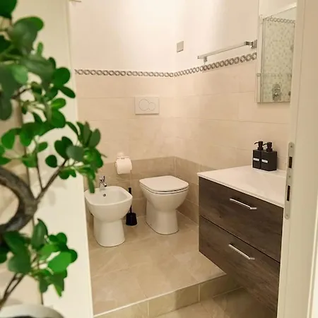 Modern - Near Isola Distric And