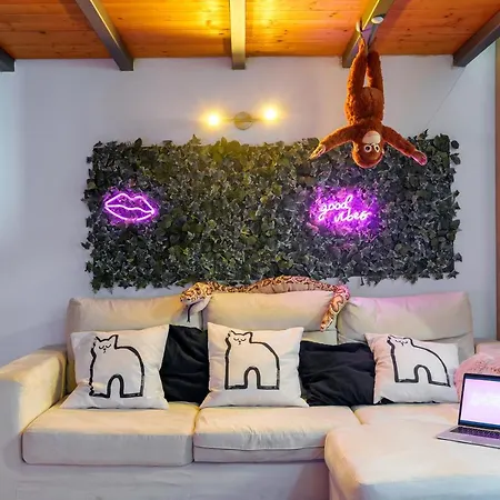 Insthouse - Let's Chill It! * Milánó