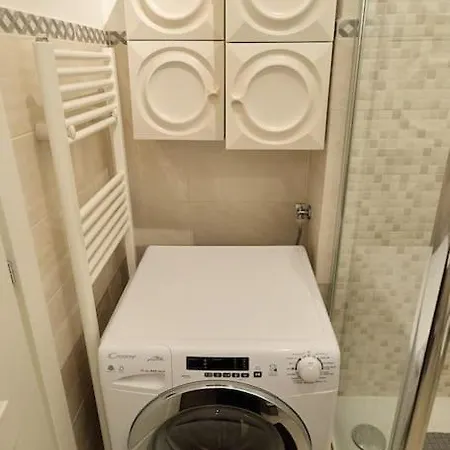 Modern - Near Isola Distric And Apartment Mailand