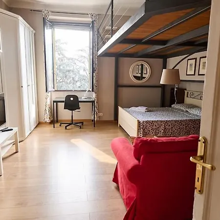 Modern - Near Isola Distric And Apartment