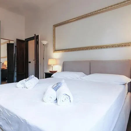 Elegant In Porta Romana - Tiraboschi *