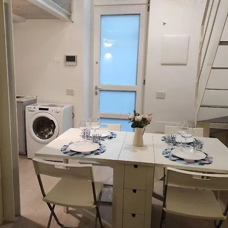 Apartament Duomo Porta Venezia Mini Loft Con Wifi E Netflix Mediolan