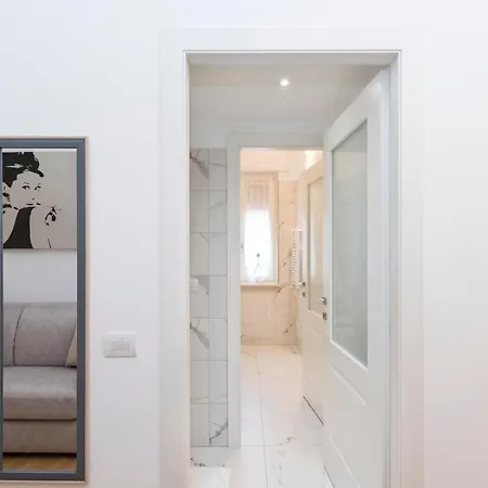 Magnoliaapartments - 2a Valle Duomo Апартаменты Милан