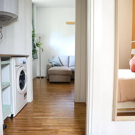 Guesthost - Fiera & Mico Comfy * Milánó