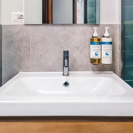 Adore شقة فندقية 3*