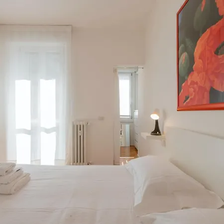 Bnbutler - Verona 12, Porta Romana District Апартаменты