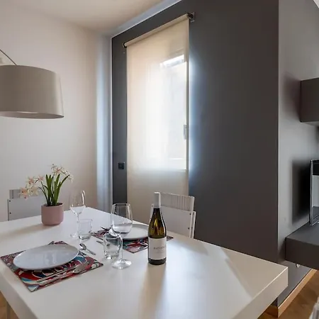 Porta Romana Luxury Apartamento *