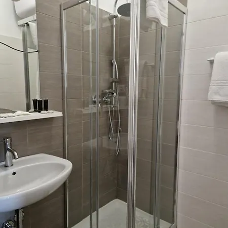 Di Porta Romana מלון 3*