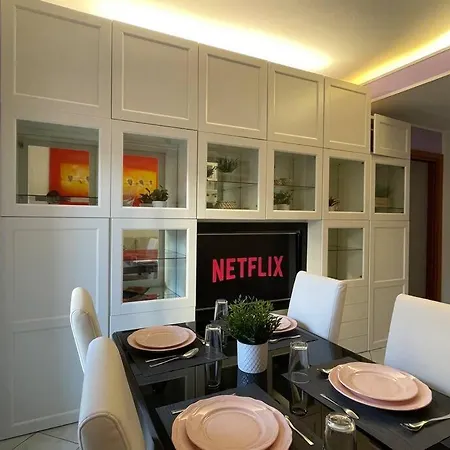 Parcheggi Gratis Collegato Al Duomo Con Tram27 Apartamento