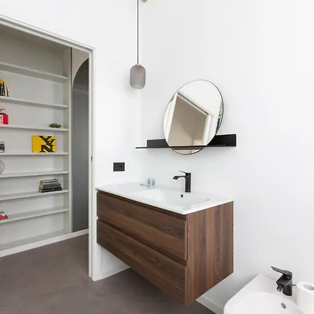 Sant'ambrogio Bright And Stylish Flat *