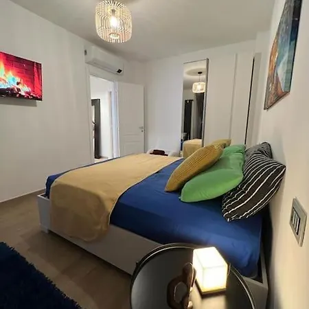 Stylish New In Navigli * Milan