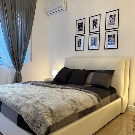 San Babila - Luxury Milanese Apartmán Milán